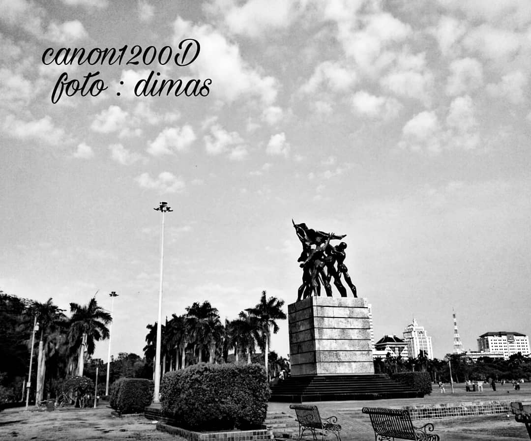 Monumen IKADA