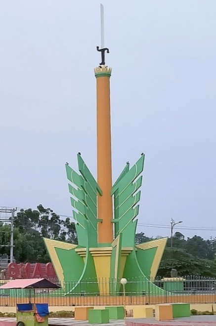 Tugu Pedang