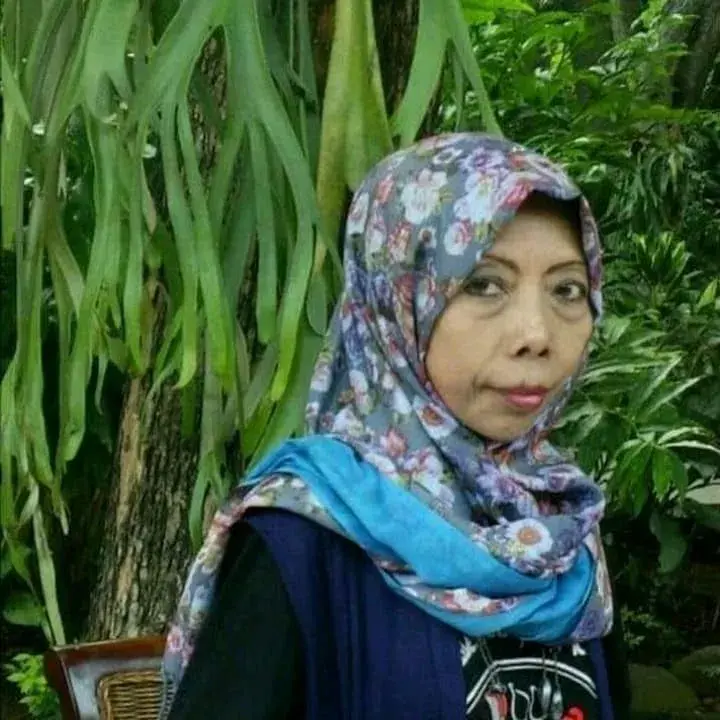 Elies Soenokoputri